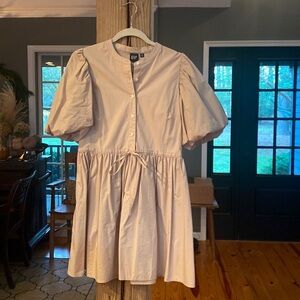 Cute Gap dress with puff sleeves